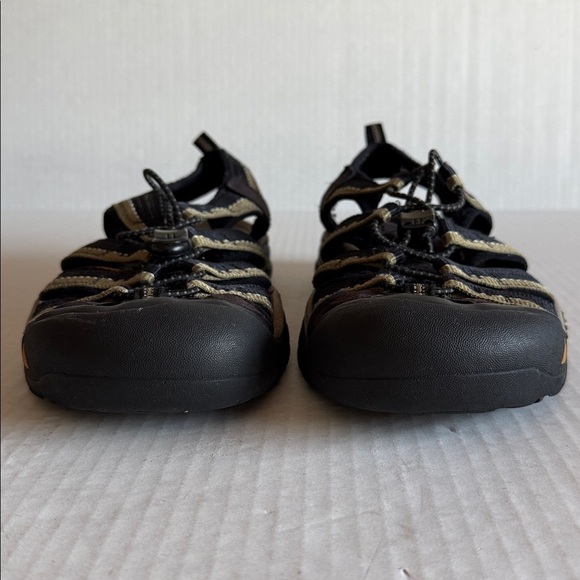 Keen Men’s Newport H2 In Black/Stone Gray